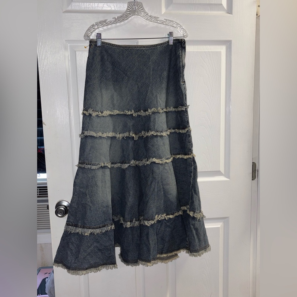 Denim Frayed Hem Skirt